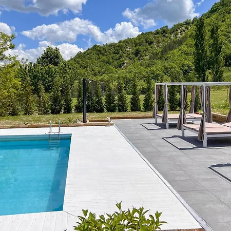 Holiday home 3 Bedroom Stunning In Piobbico